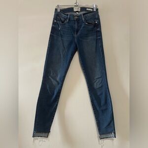 Frame Denim Blue Skinny Jeans with Vintage-Inspired Fading